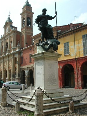 Monumento a Ferrante Gonzaga, opera di Leone Leoni (eretto nel 1594) - small